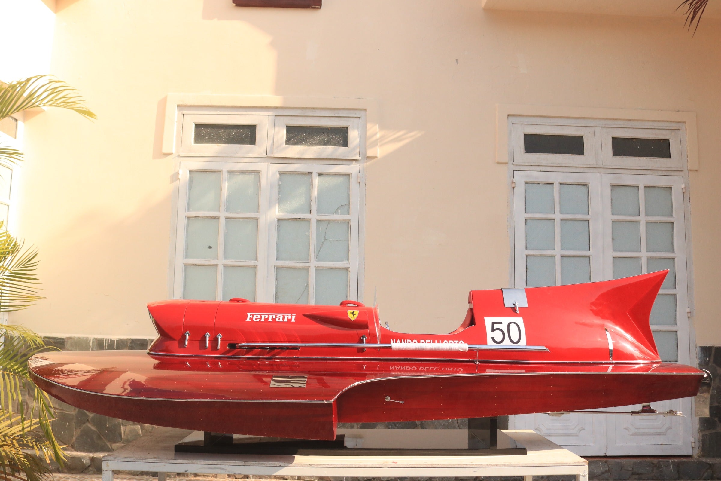 Modell-Speedboot Ferrari Hydroplane, 1954 XXXL size (hull ) 316X120X87 316 x 120 x H. 87 cm