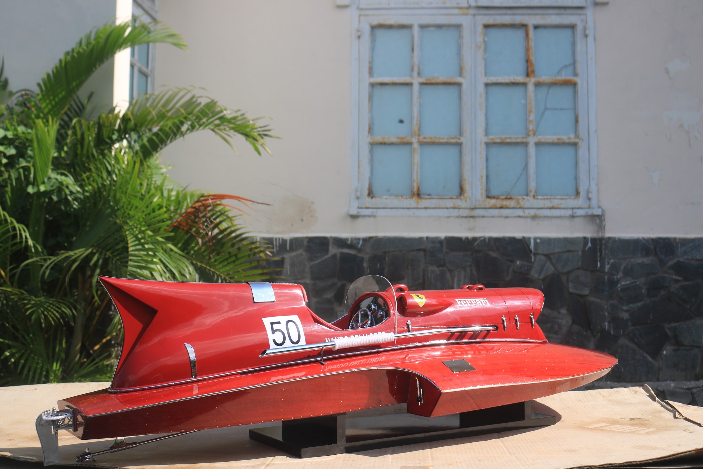 Model Speed Boat Ferrari Hydroplane Sets of 2 90 x 38 x H. 26 cm