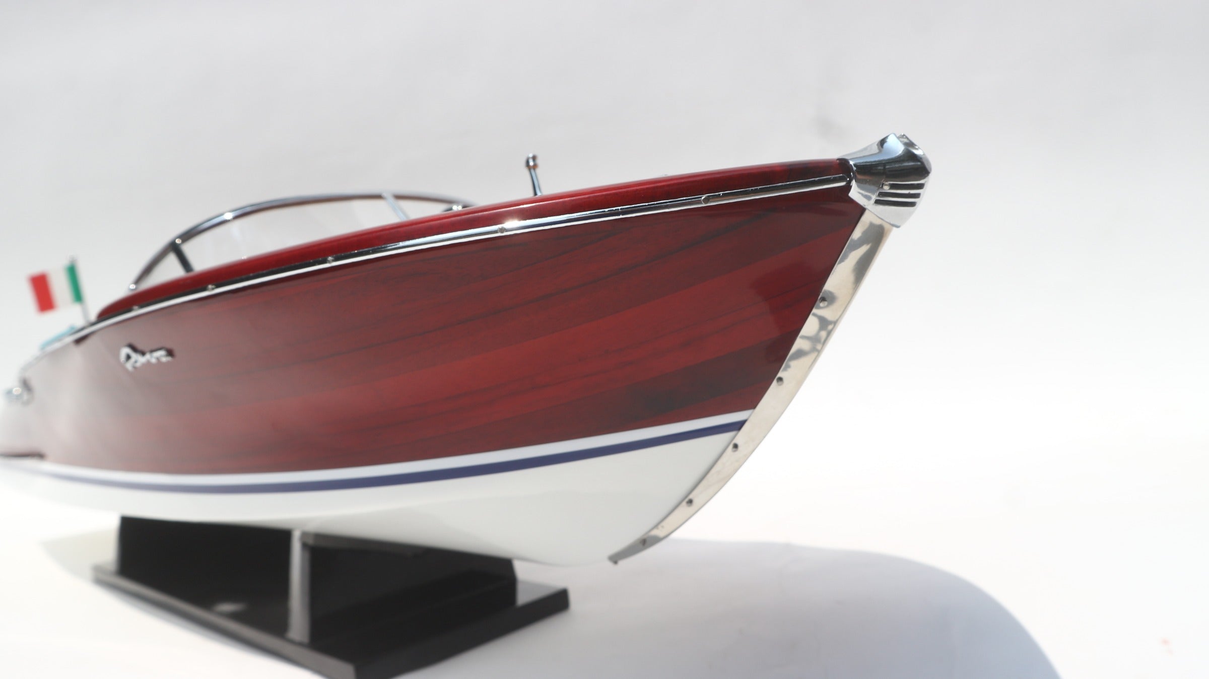 Model Speed Boat Riva Super Ariston 67 x 22 x H. 18 cm