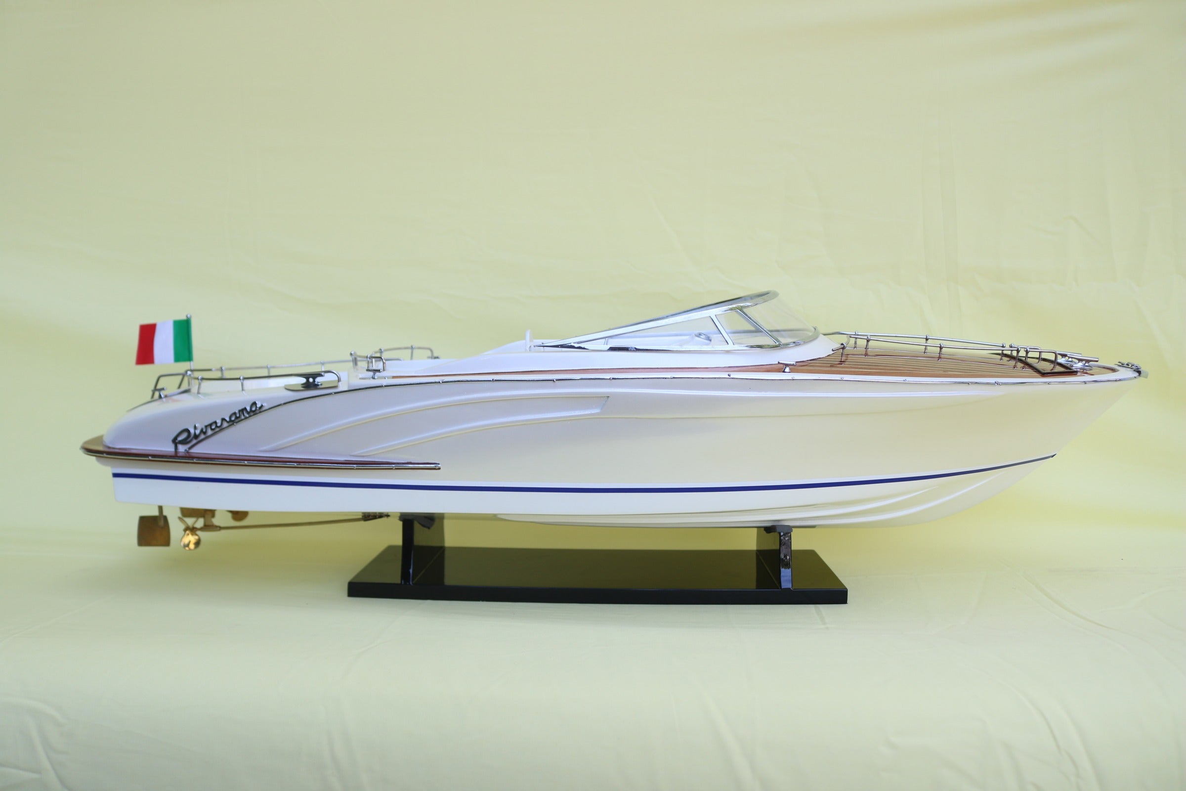 Modell-Speedboot Riva Rama 44 - White Pearl Painted 65 x 19 x H. 20 cm