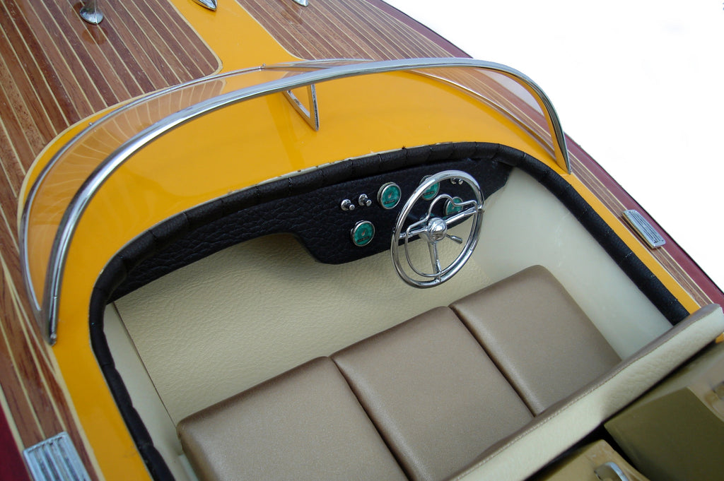 Model Speed Boat Chris Craft Cobra 1955 (gold metallic hull) 70 x 25 x H. 25 cm