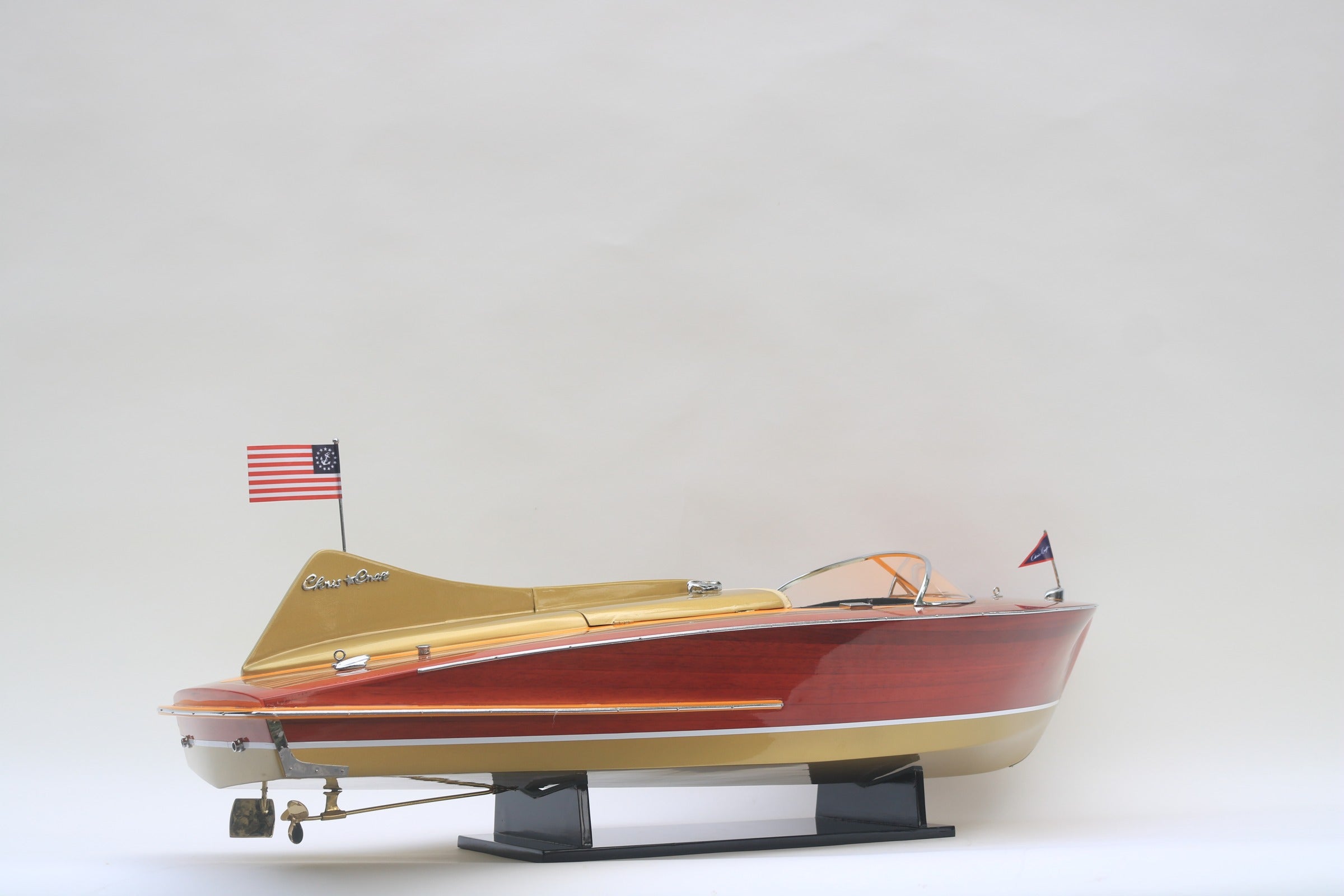 Model Speed Boat Chris Craft Cobra 1955 (gold metallic hull) 90 x 31 x H. 27 cm