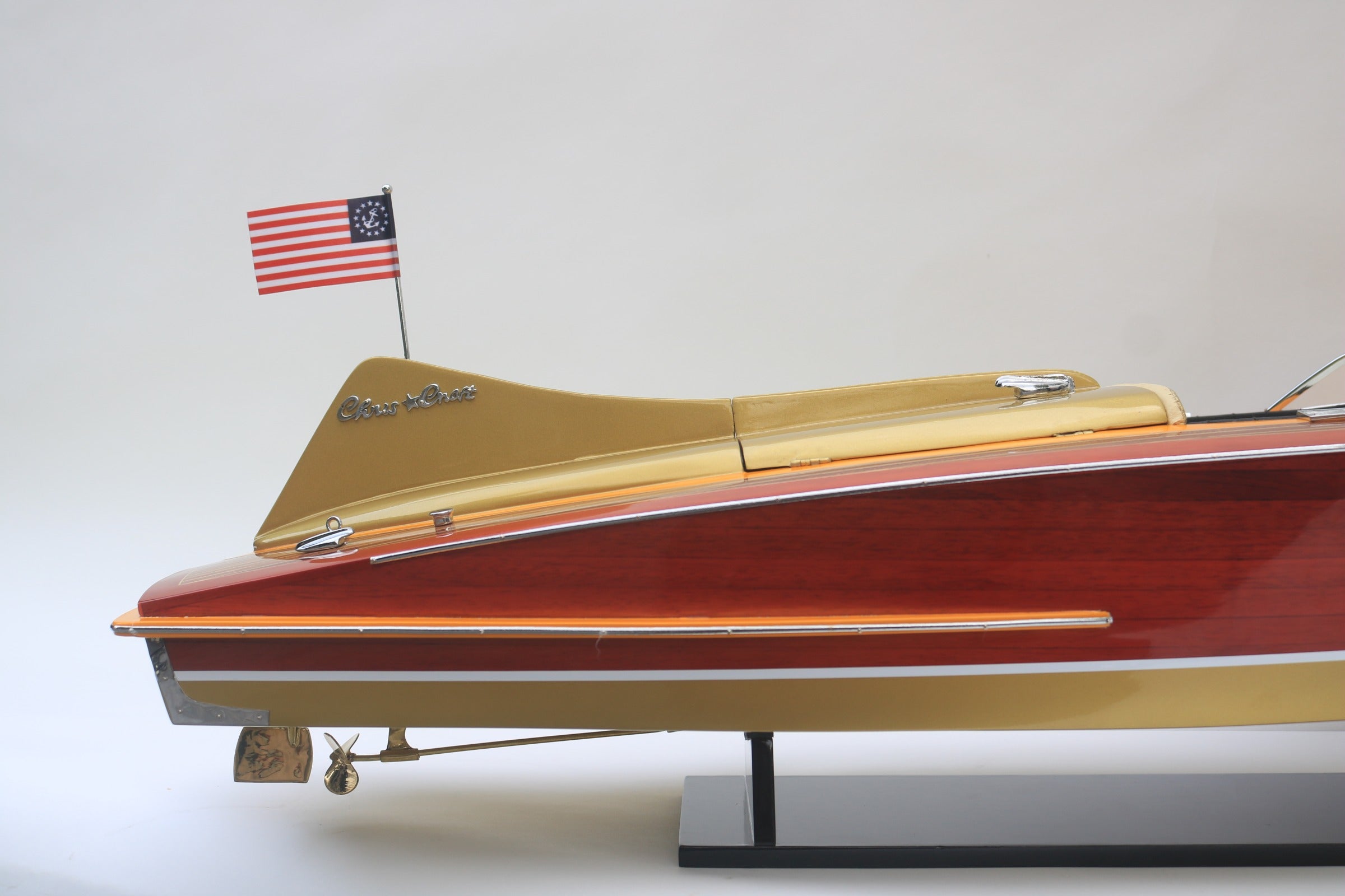 Model Speed Boat Chris Craft Cobra 1955 (gold metallic hull) 90 x 31 x H. 27 cm
