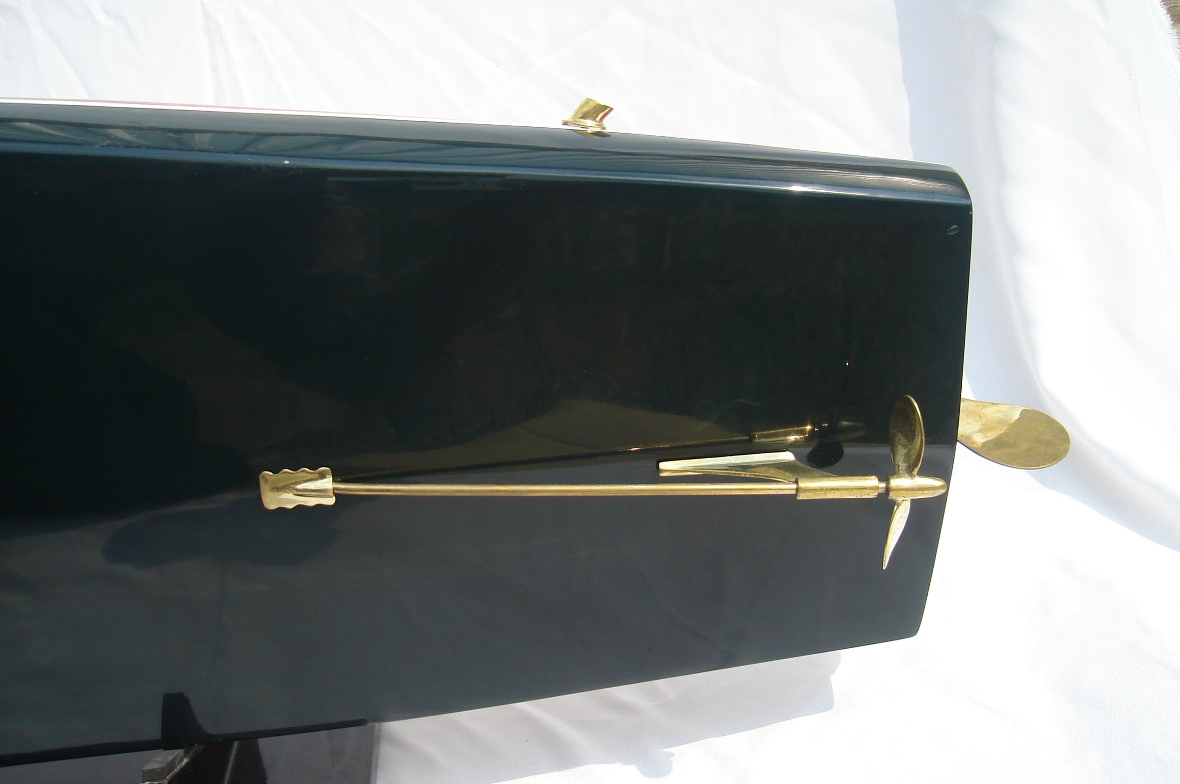 Model Speed Boat Zipper (Fast Hydroplane) 95 x 26 x H. 22 cm
