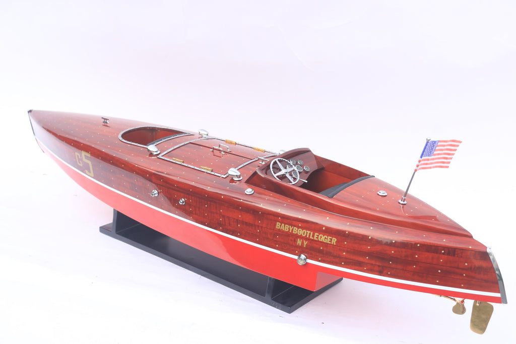 Modell-Speedboot Baby Bootlegger (with hundreds of brass pins on hull) 90 x 21 x H. 23 cm