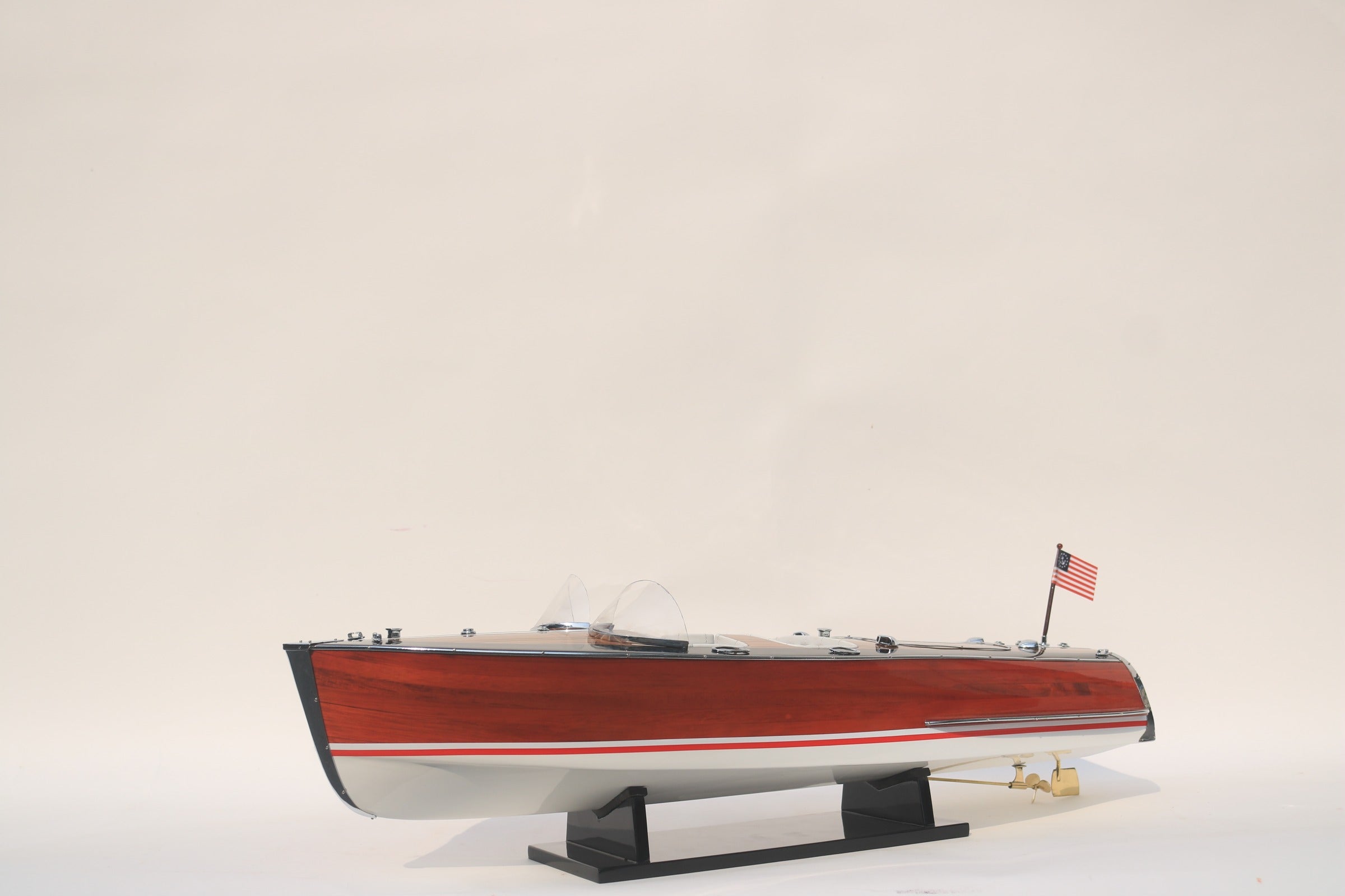 Modell-Speedboot Saetta 86 x 28 x H. 24 cm