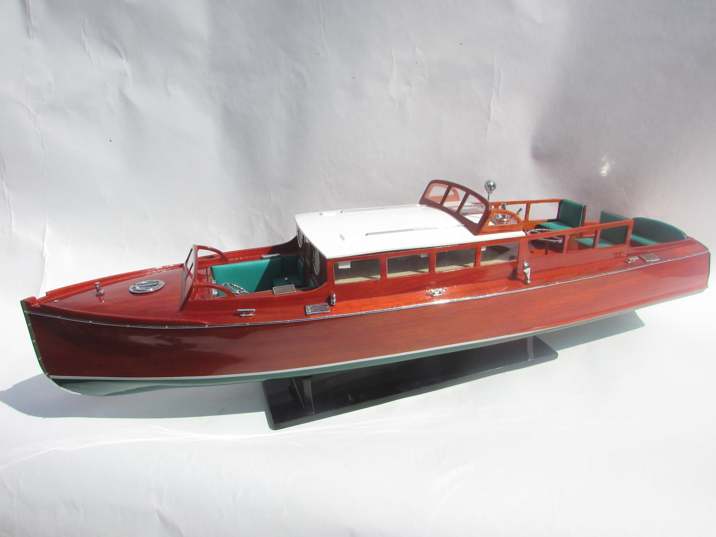 Modell-Speedboot Chris Craft Commuter Cruiser 1929 87 x 22 x H. 29 cm