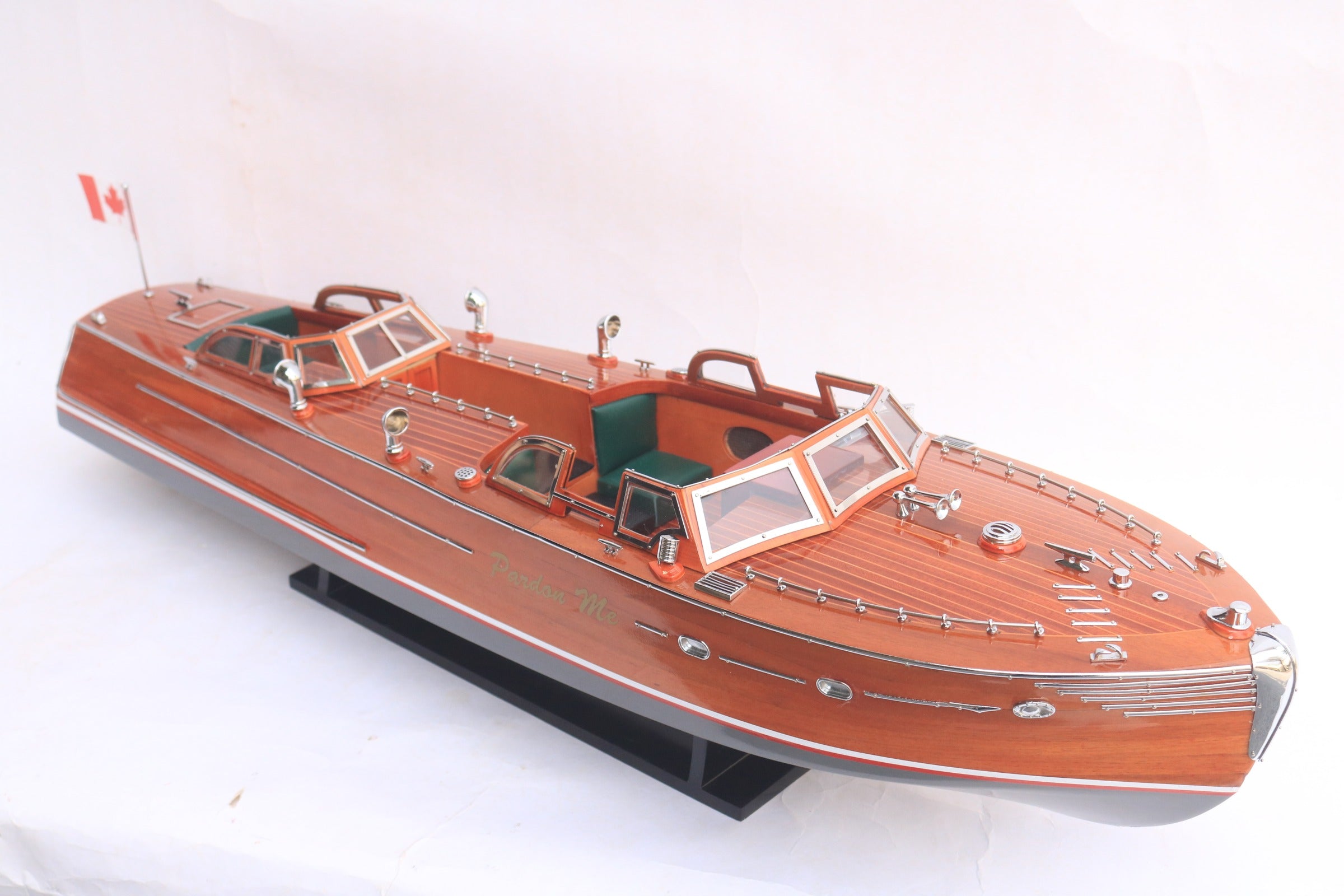 Modell-Speedboot Pardon Me 92 x 26 x H. 27 cm