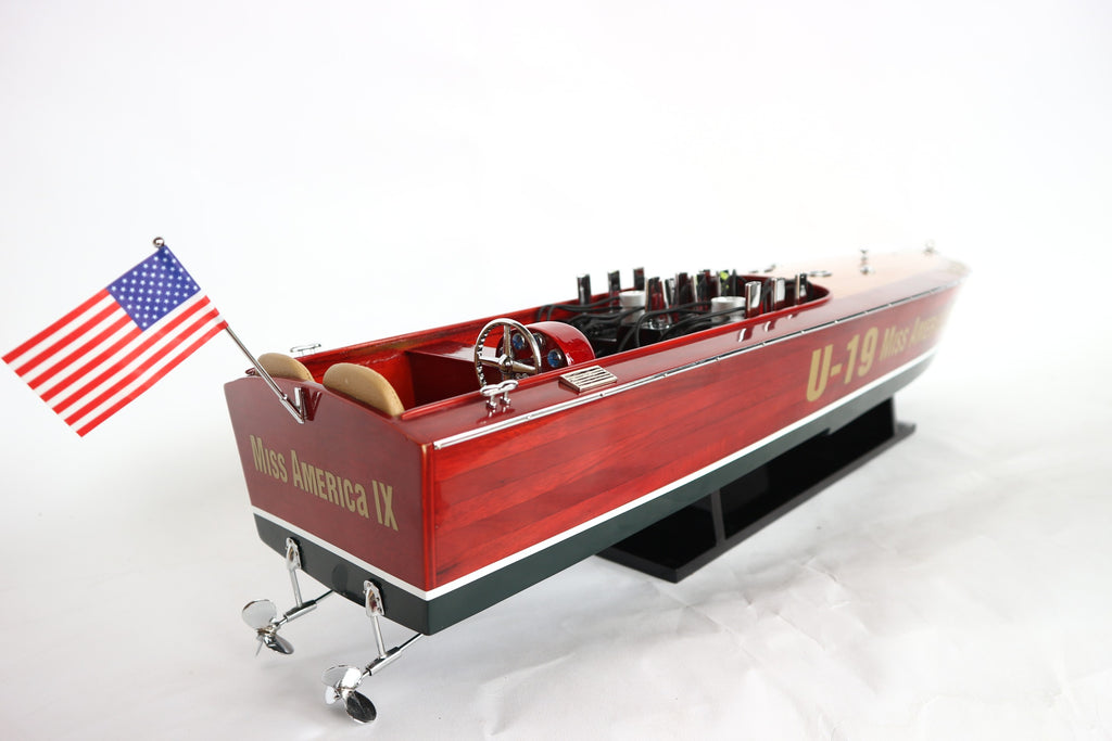 Model Speed Boat Miss America Ix 80 x 21 x H. 20 cm