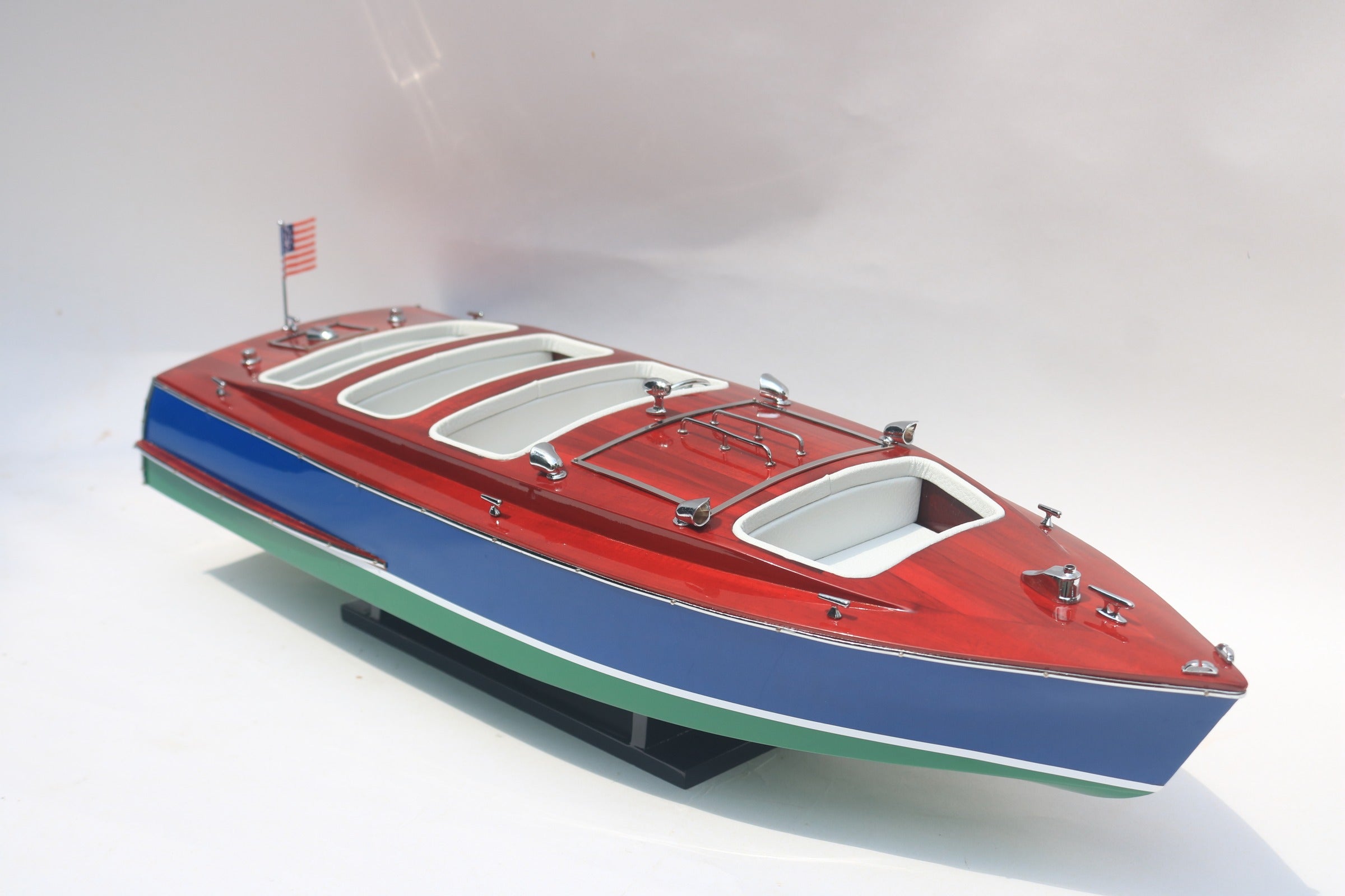 Modell-Speedboot Miss Catalina 5 Avalon (With cushion of Cream) 62 x 22 x H. 16 cm