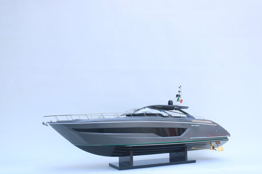 Modell-Speedboot Riva Diable 68′ 93 x 23 x H. 41 cm
