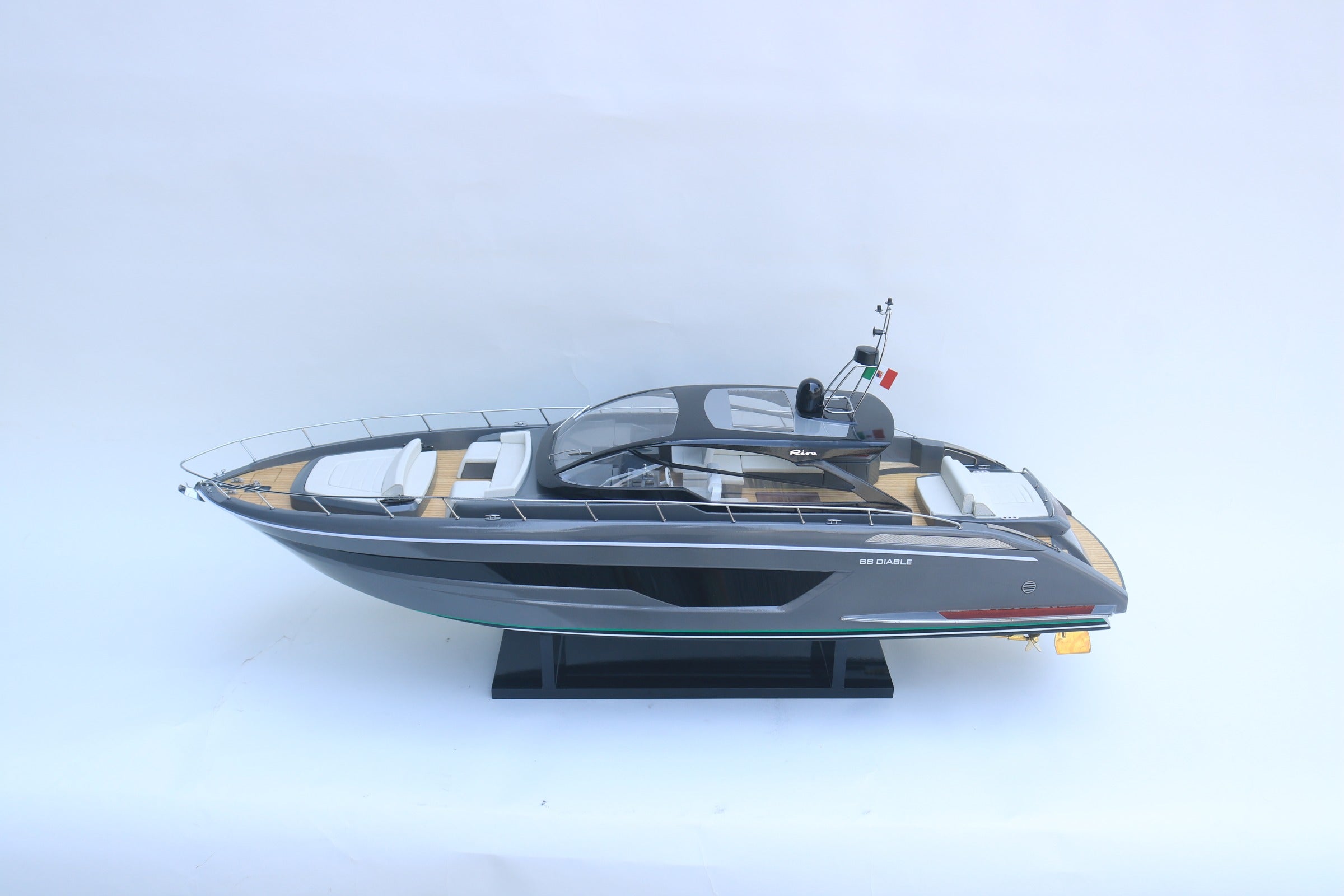 Modell-Speedboot Riva Diable 68′ 93 x 23 x H. 41 cm