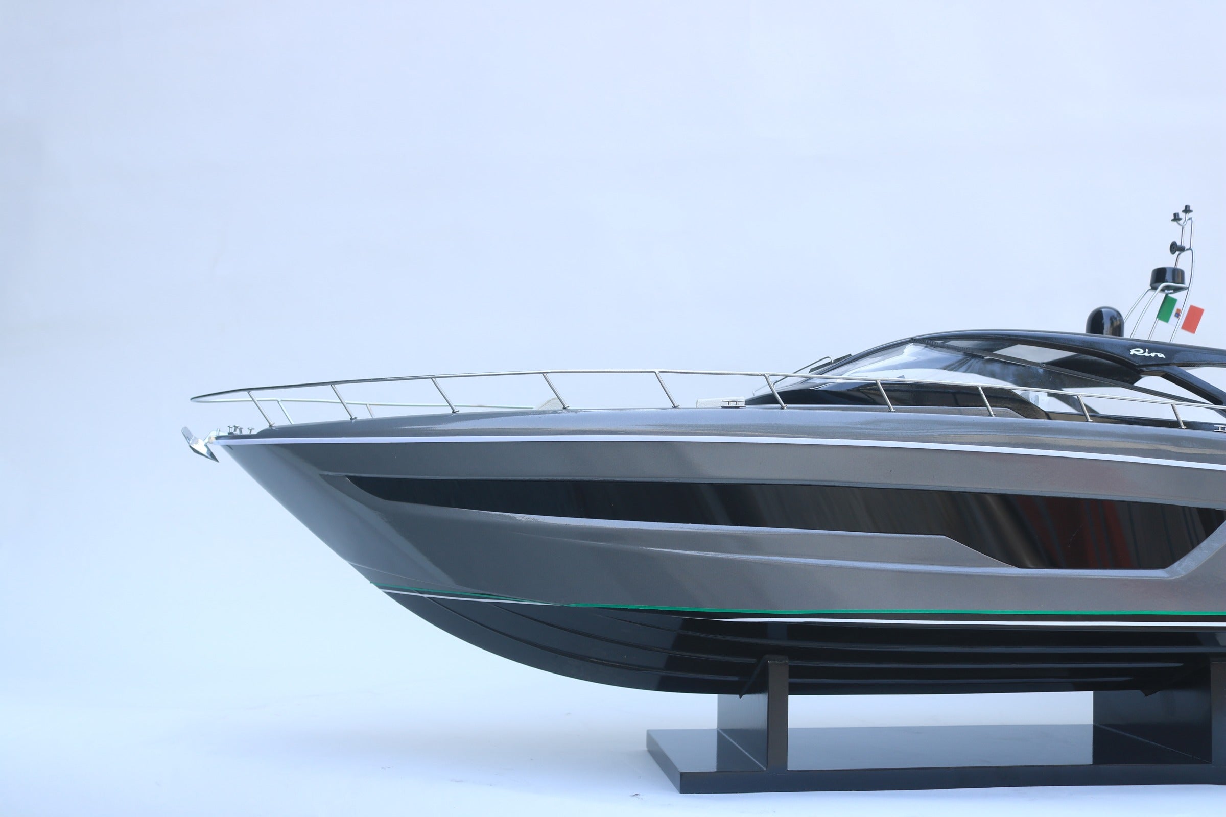 Modell-Speedboot Riva Diable 68′ 93 x 23 x H. 41 cm