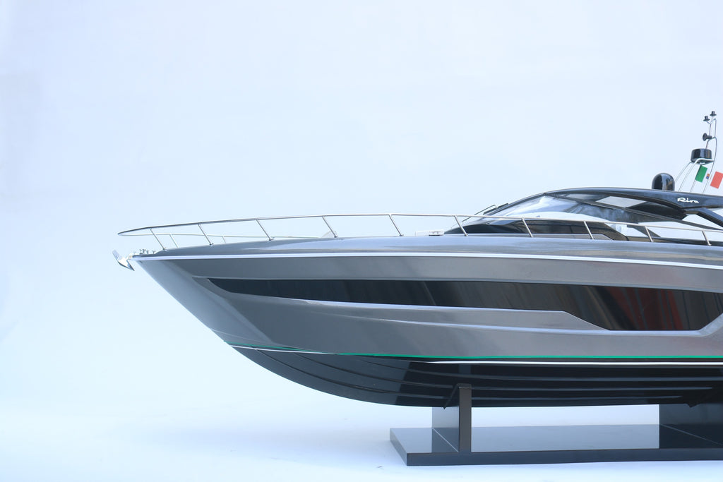 Modell-Speedboot Riva Diable 68′ 93 x 23 x H. 41 cm