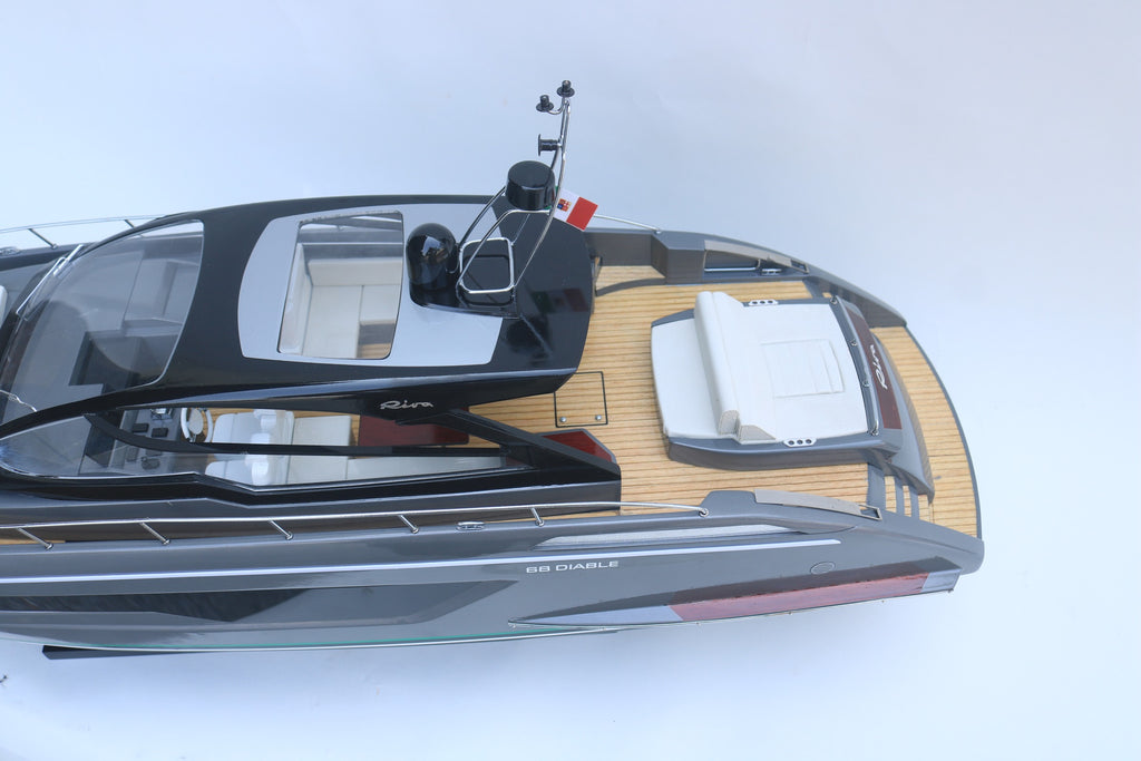 Modell-Speedboot Riva Diable 68′ 93 x 23 x H. 41 cm