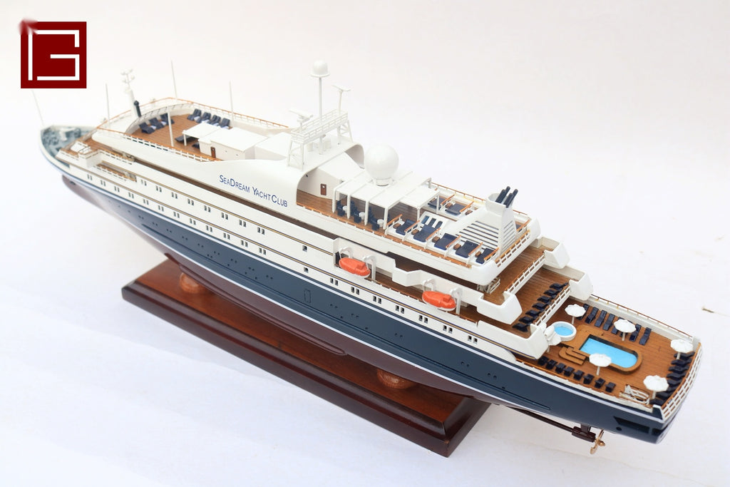Model Ocean Liner SeaDream II 52 x 11 x H. 22 cm