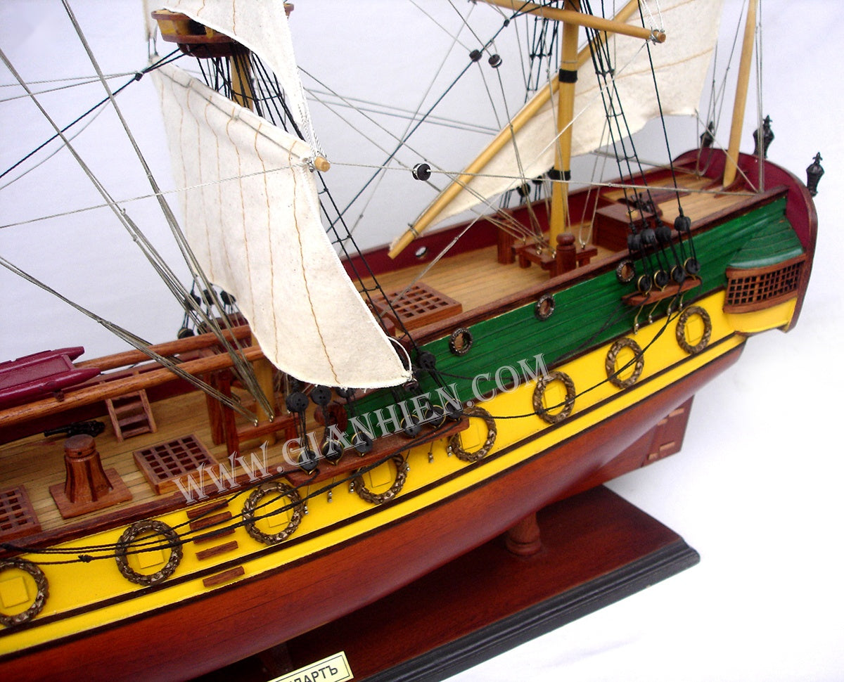 Modellsegelschiff SHTANDART (Штандартъ) 80 x 19 x H. 67 cm