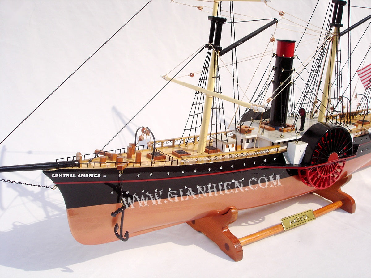Model Tall Ship SS Central America 62 x 67 x H. 24 cm