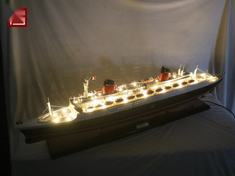 Model Ship SS FRANCE SPECIAL EDITION with LIGHTS 103 x 13 x H. 32 cm