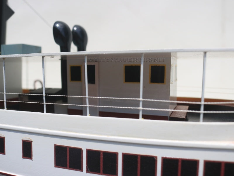 Model Ocean Liner Mariefred Steam SHIP 70 x 13 x H. 32 cm