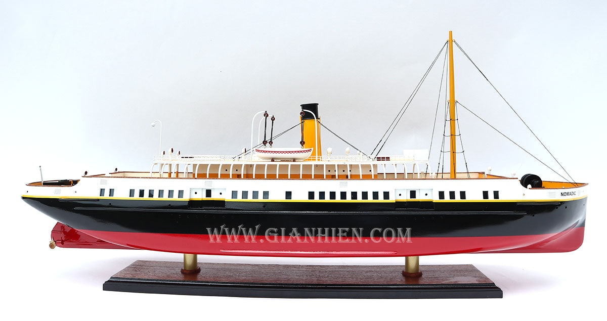 Model Ocean Liner SS Nomadic 86 x 15 x H. 38 cm