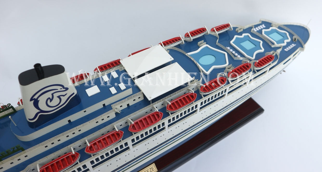 Modell-Ozeanliner SS SEA Breeze 61 x 9 x H. 21 cm