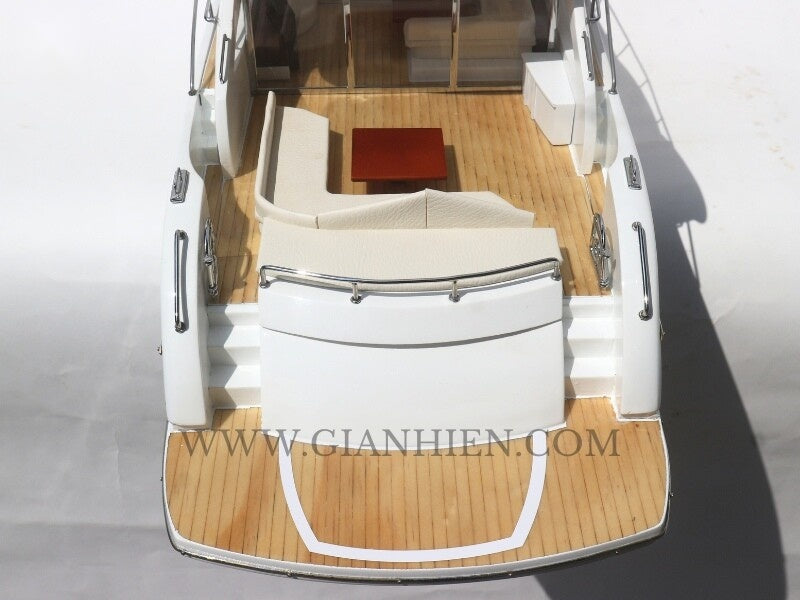 Modellyacht Sunseeker Predator 62 88 x 23 x H. 36 cm