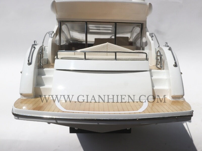 Modellyacht Sunseeker Predator 62 88 x 23 x H. 36 cm