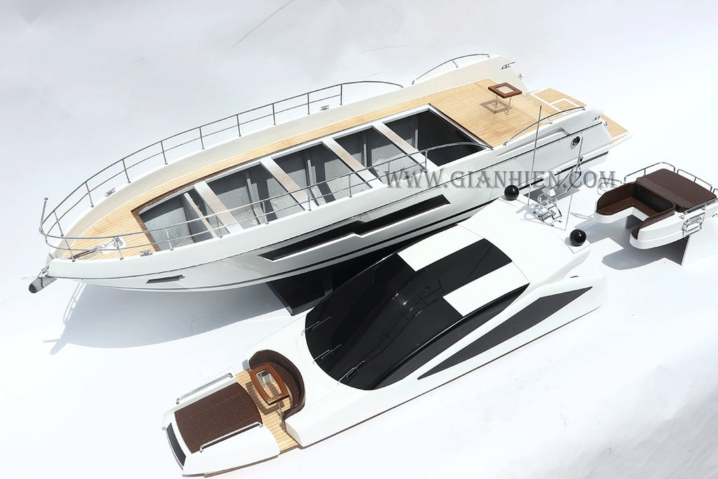Model Yacht Sunseeker Predator 80 83 x 20 x H. 40 cm