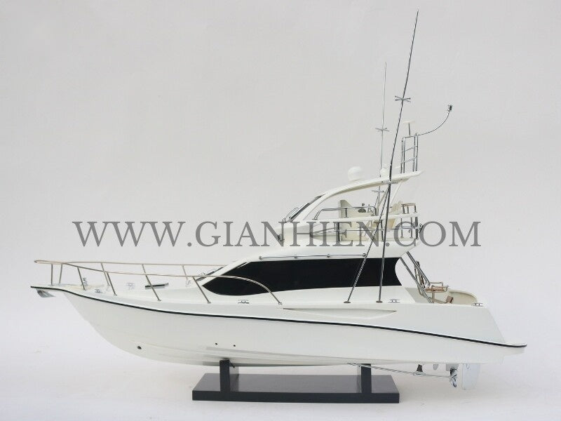 Modellyacht Toyota Ponam 35 White HULL 63 x 20 x H. 37 cm