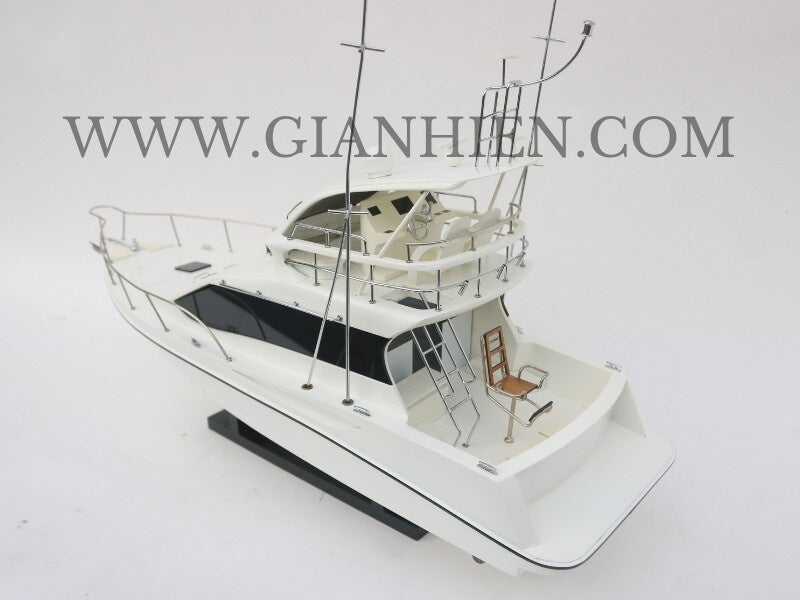 Modellyacht Toyota Ponam 35 White HULL 63 x 20 x H. 37 cm