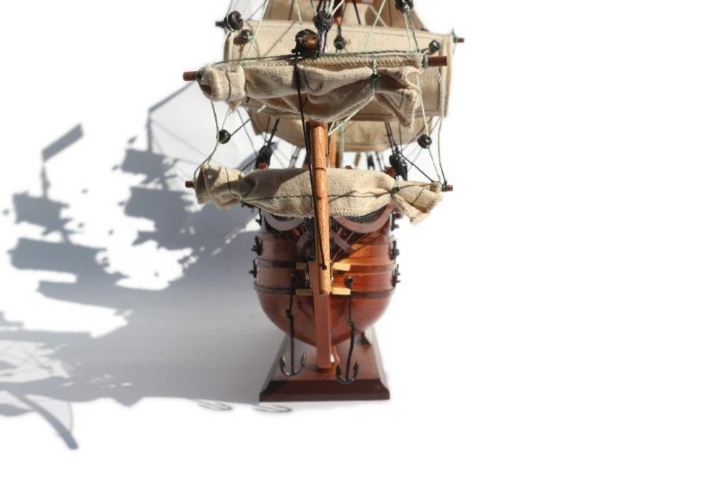 Model Tall Ship HMS Victory 40 x 8.5 x H. 45 cm