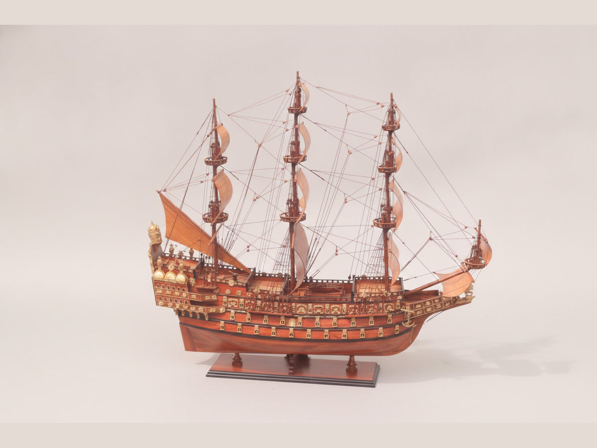 Model Tall Ship Sovereign of the Sea - Special Edition (Rosewood) 85 x 25 x H. 79 cm