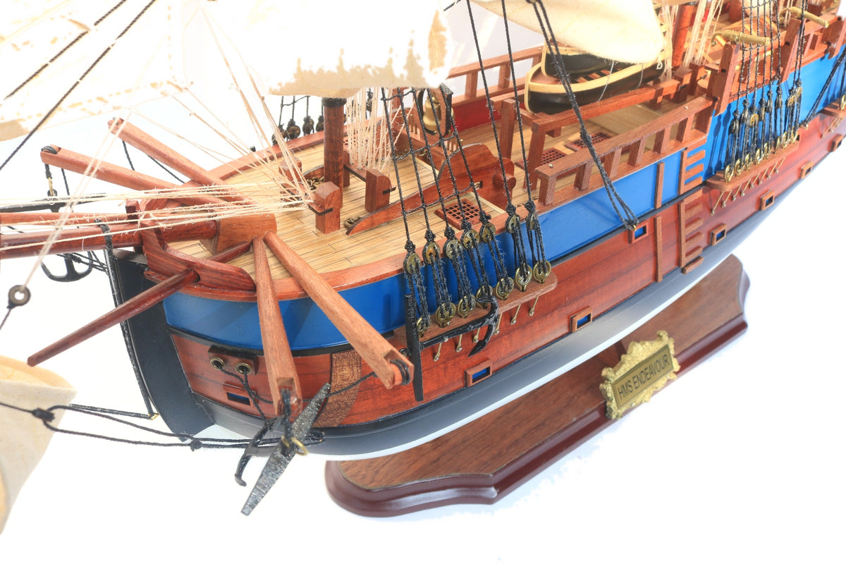 Modellsegelschiff HM Bark Endeavour Painted 76 x 18 x H. 78 cm