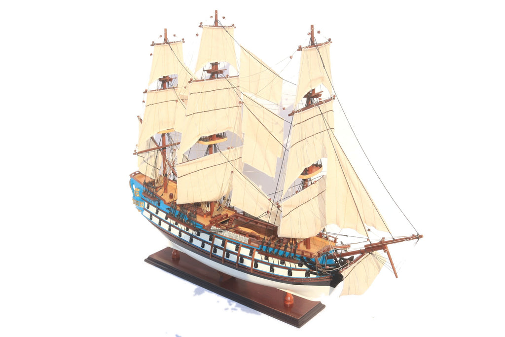 Modellsegelschiff Le Protecteur Painted 78 x 19 x H. 78 cm