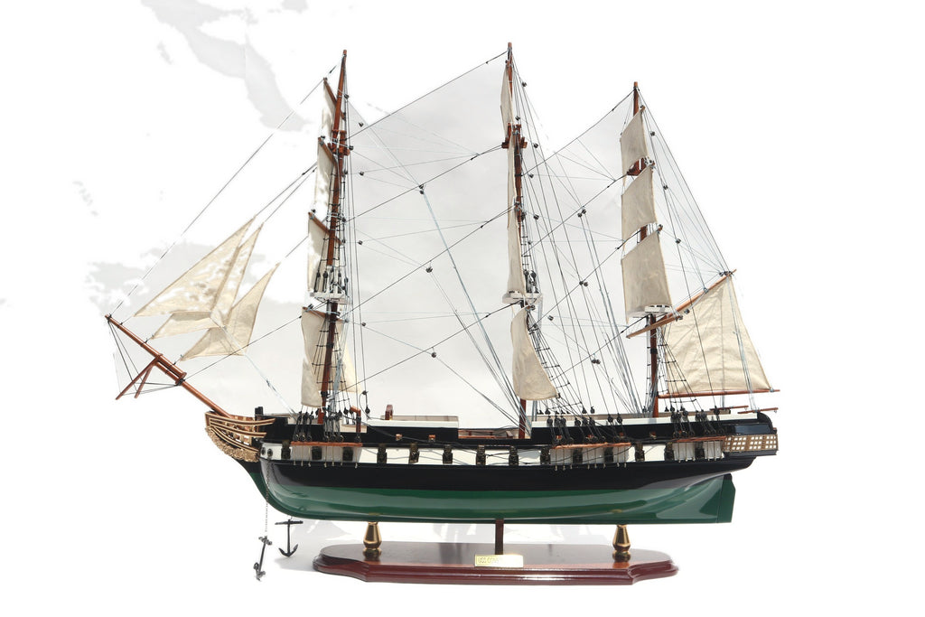 Model Tall Ship USS Constellation Painted 80 x 18 x H. 78 cm