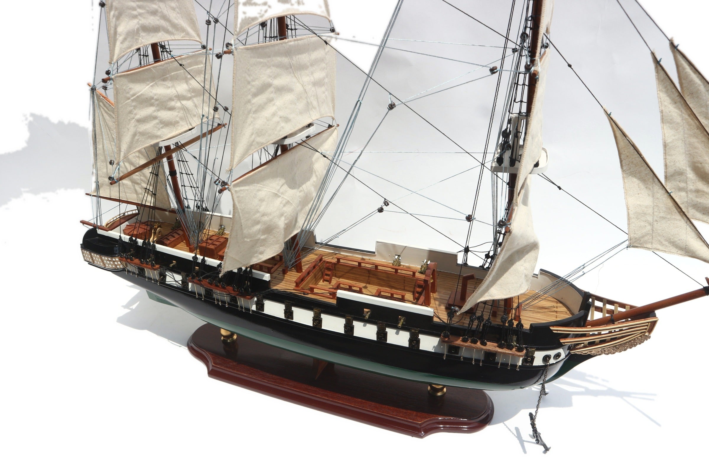 Model Tall Ship USS Constellation Painted 80 x 18 x H. 78 cm