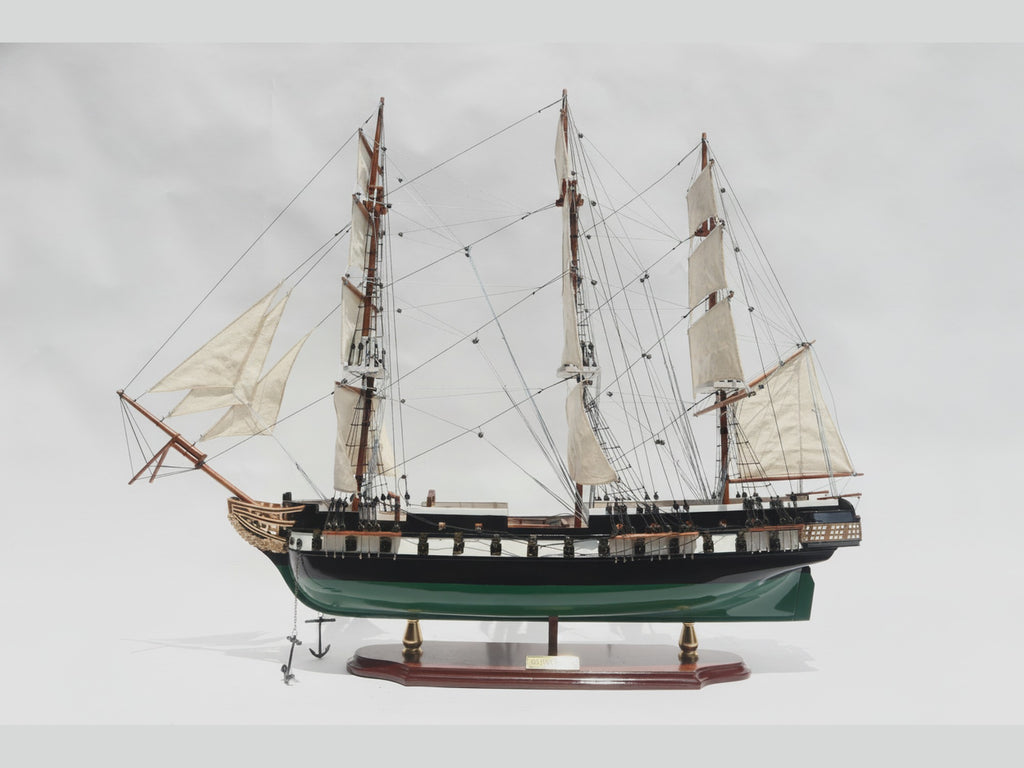Model Tall Ship USS Constellation Painted 80 x 18 x H. 78 cm
