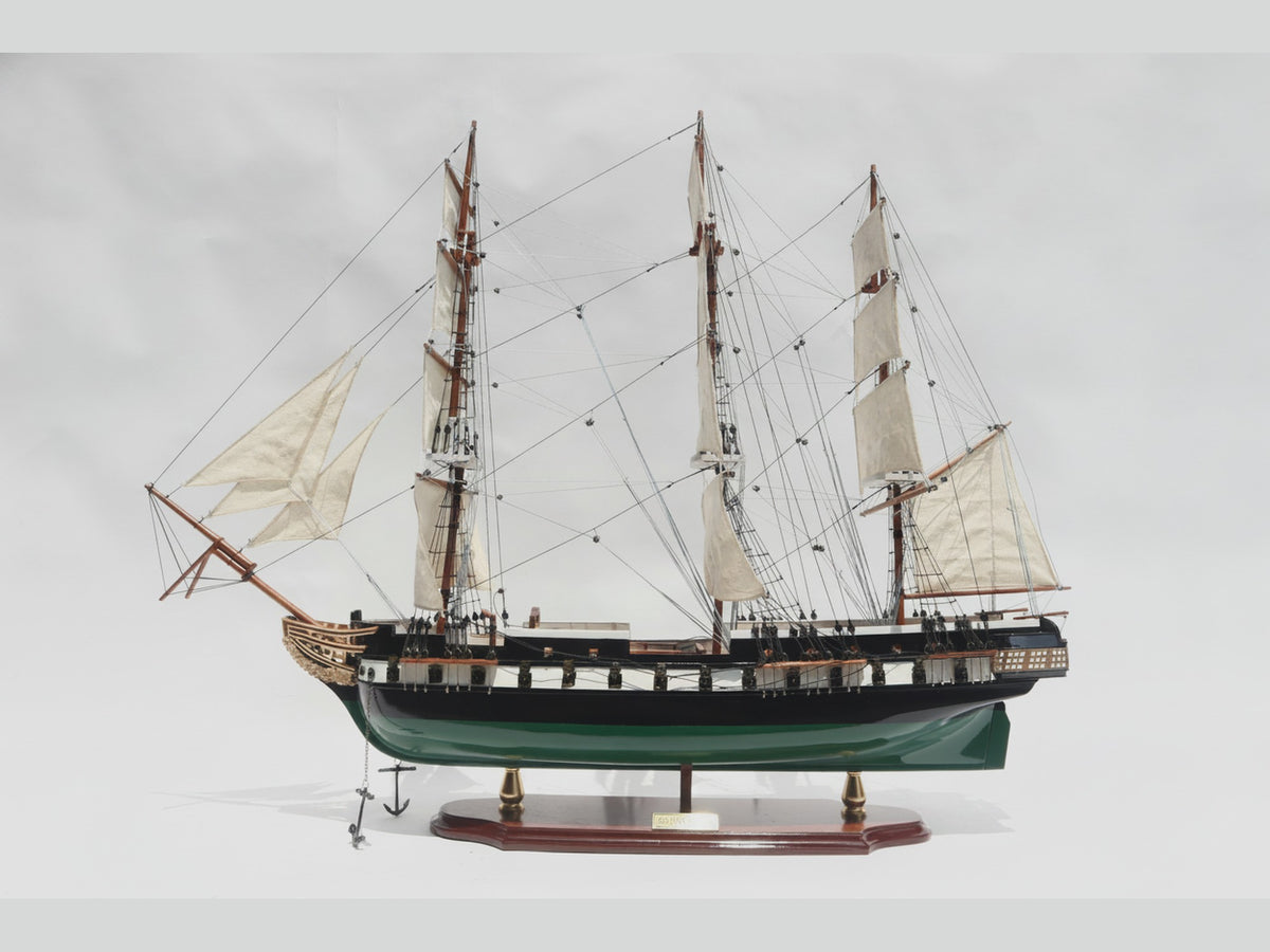 Model Tall Ship USS Constellation Painted 80 x 18 x H. 78 cm