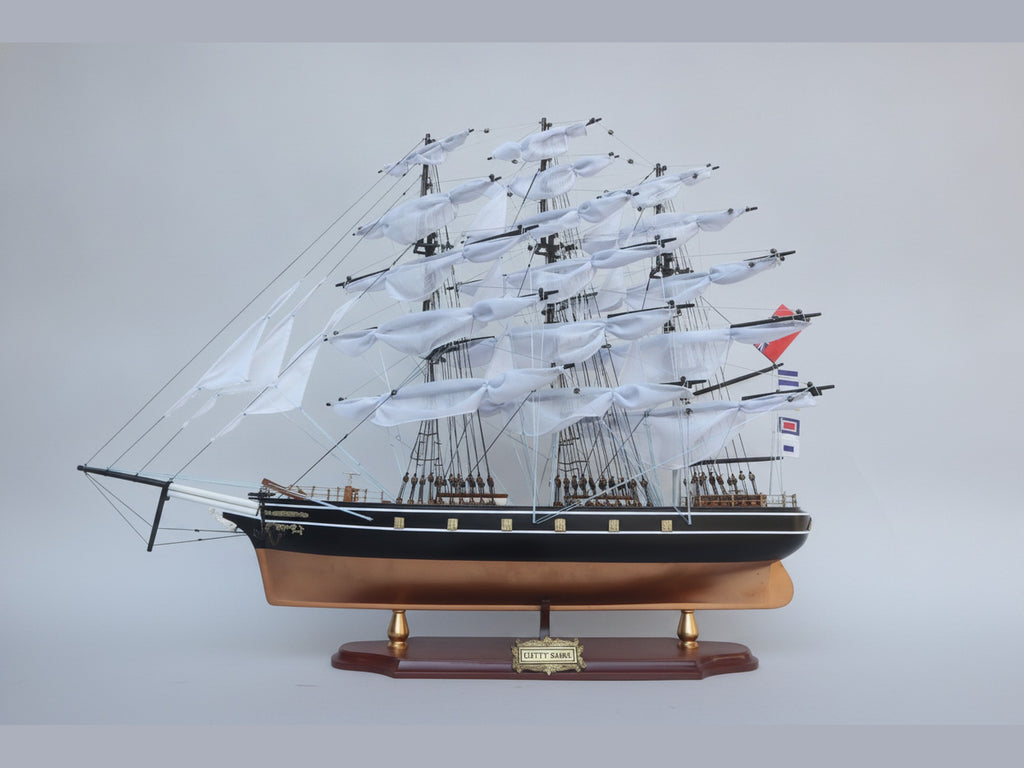 Model Tall Ship Cutty Sark Copper Color Hull 70 x 12 x H. 65 cm
