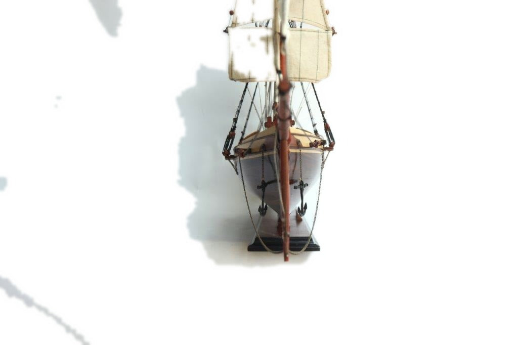 Model Tall Ship Harvey 60 x 18 x H. 68 cm