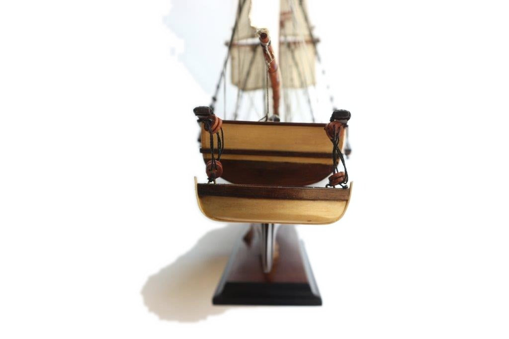 Model Tall Ship Harvey 60 x 18 x H. 68 cm