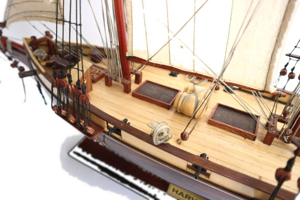Model Tall Ship Harvey 60 x 18 x H. 68 cm