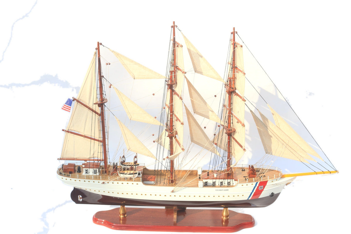 Model Tall Ship US Coast Guard Eagle Painted 60 x 13 x H. 57 cm