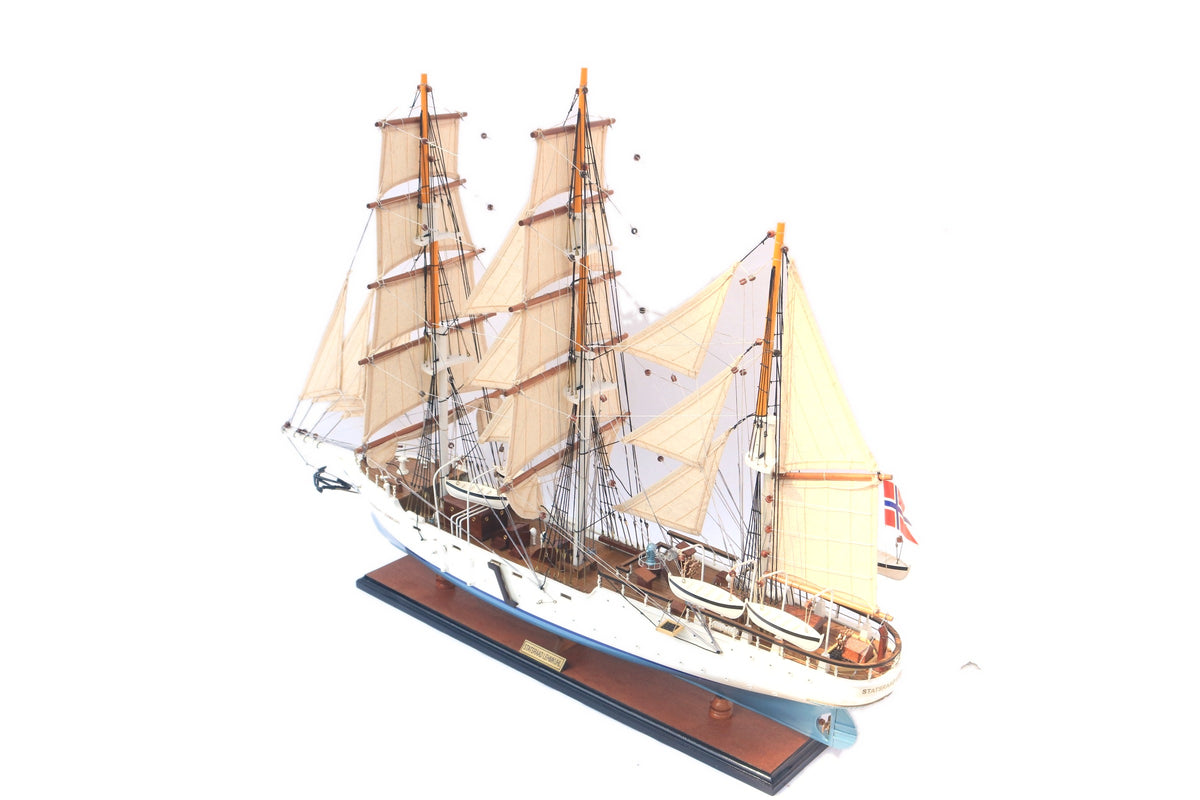 Model Tall Ship Statsraad Lehmkuhl 80 x 13 x H. 67 cm