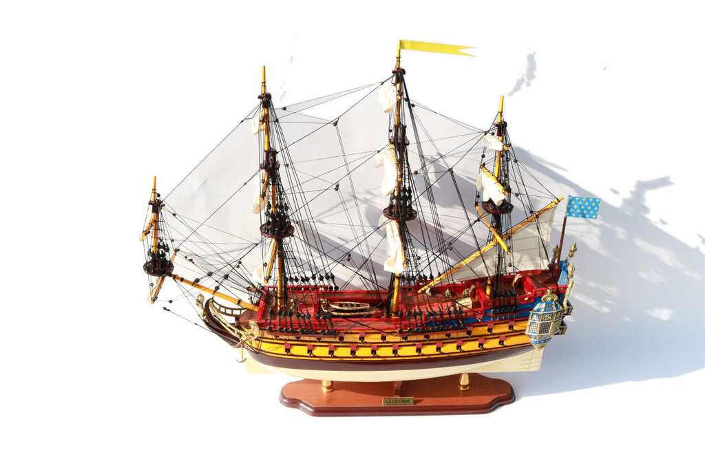 Model Tall Ship La Licorne / Unicorn (Cream & Brown) 62 x 15 x H. 65 cm