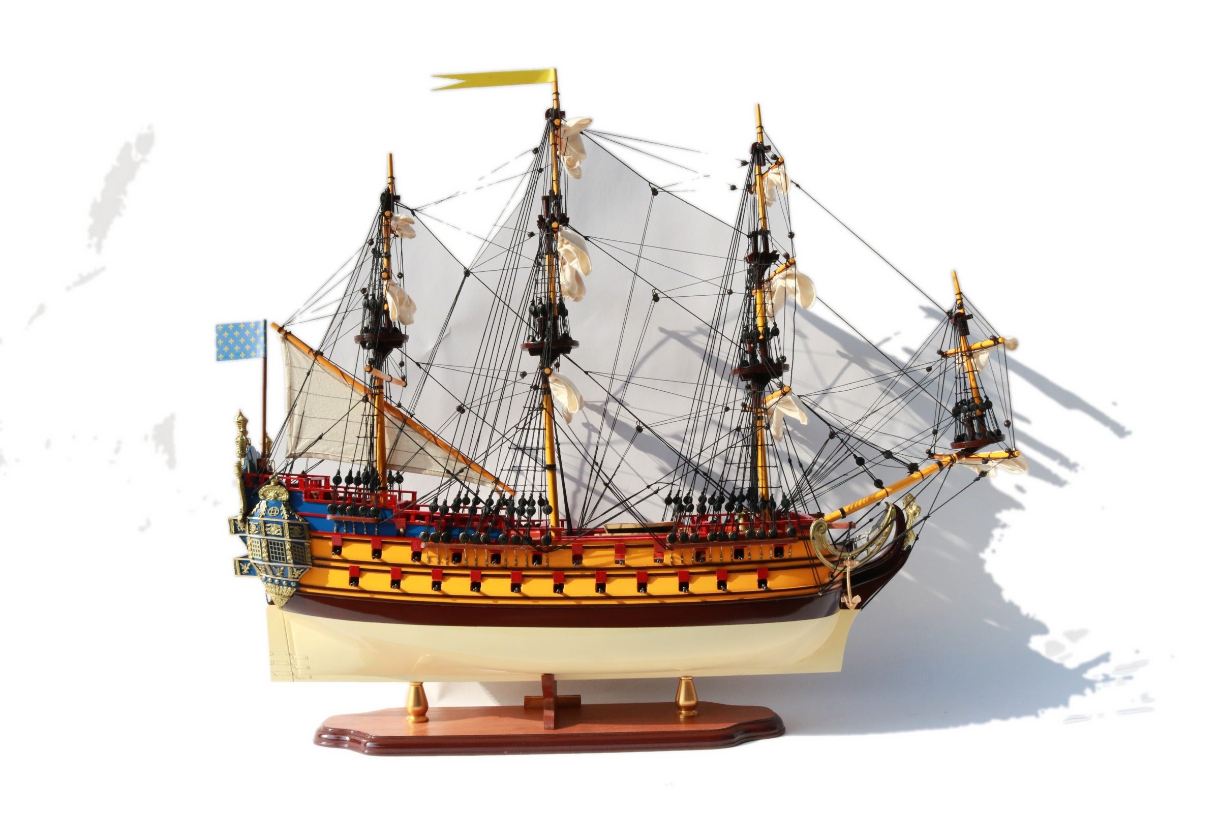 Model Tall Ship La Licorne / Unicorn (Cream & Brown) 62 x 15 x H. 65 cm