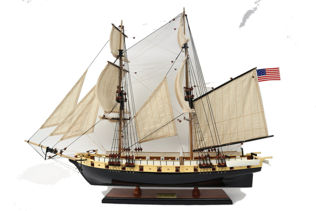 Model Tall Ship USS Niagara 70 x 15 x H. 65 cm