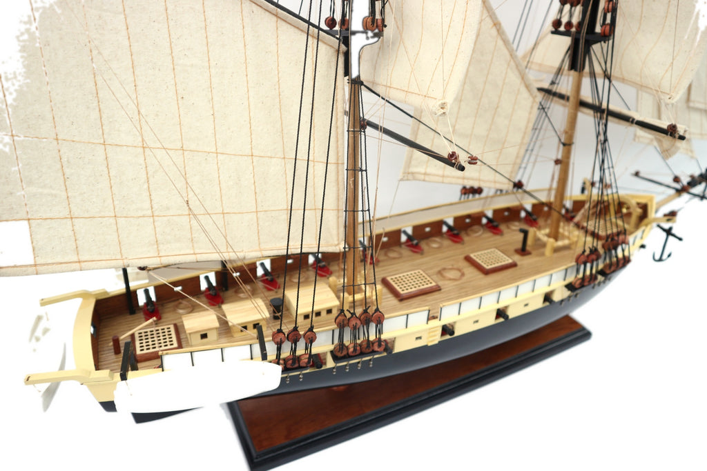 Model Tall Ship USS Niagara 70 x 15 x H. 65 cm