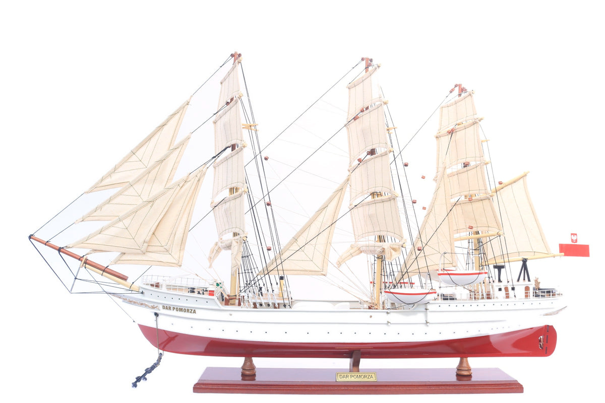 Model Tall Ship Dar Pomorza 68 x 23 x H. 52 cm